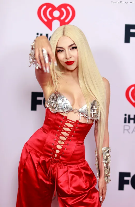Ava Max photo 22 of 2136