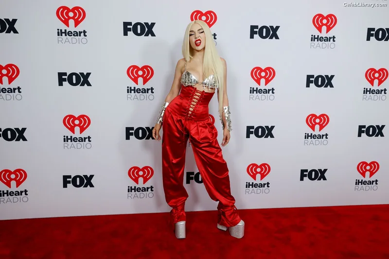 Ava Max photo 24 of 2136