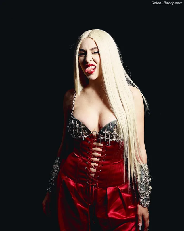 Ava Max photo 6 of 2136