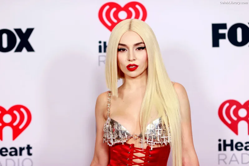 Ava Max photo 18 of 2136