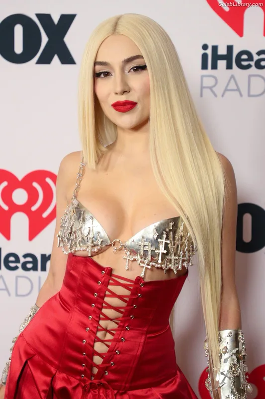 Ava Max photo 19 of 2136