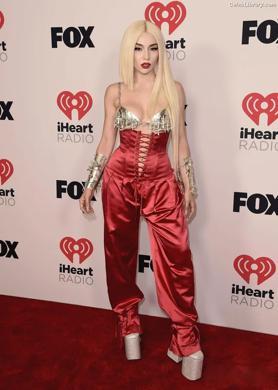 Ava Max photo 20 of 2136