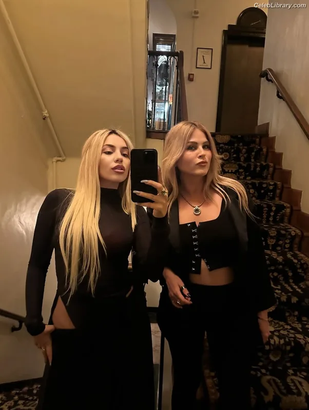 Ava Max photo 2 of 2136