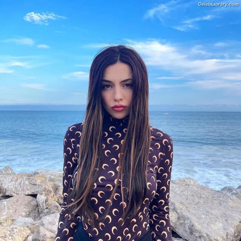 Ava Max photo 7 of 2136