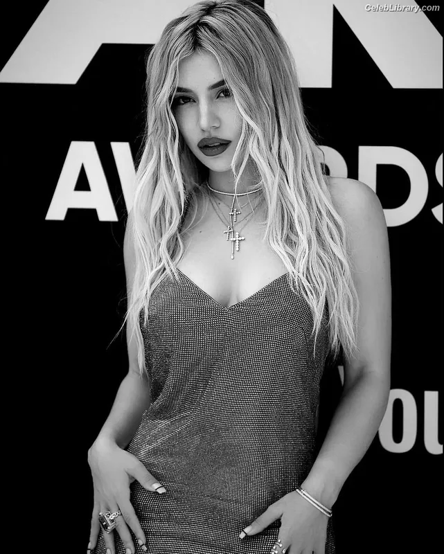 Ava Max photo 17 of 2136