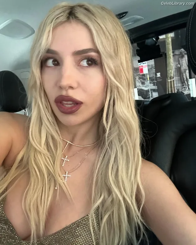 Ava Max photo 19 of 2136