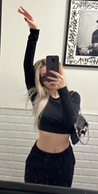 Ava Max photo 8 of 2136