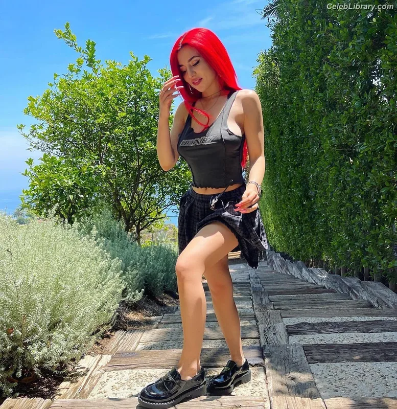 Ava Max photo 14 of 2136