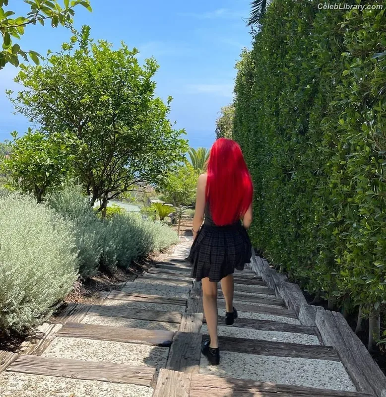 Ava Max photo 16 of 2136