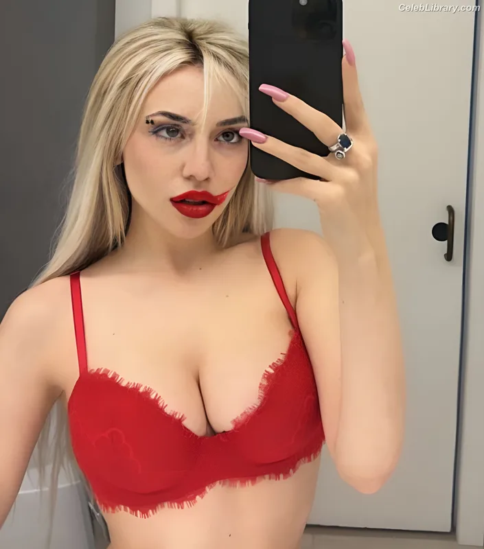 Ava Max photo 5 of 2136