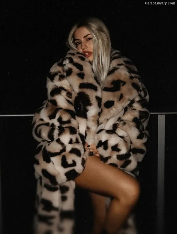 Ava Max photo 7 of 2136