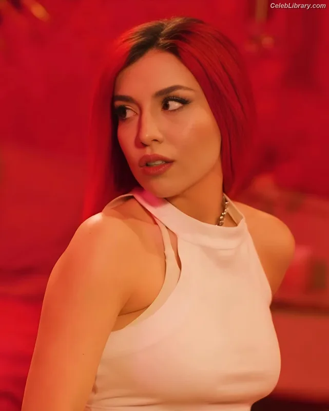 Ava Max photo 15 of 2136