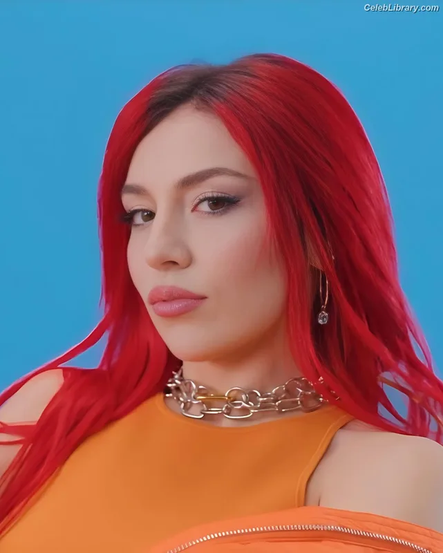 Ava Max photo 16 of 2136