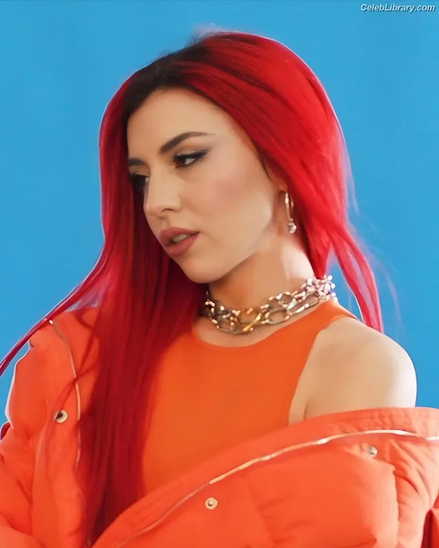 Ava Max photo 17 of 2136