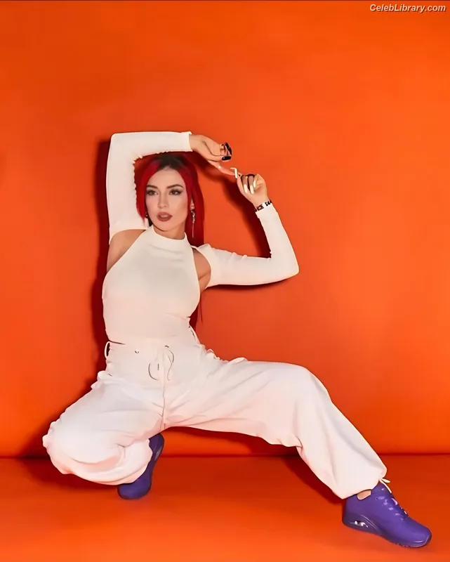 Ava Max photo 20 of 2136