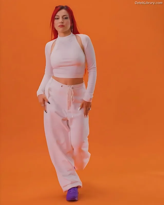 Ava Max photo 2 of 2136
