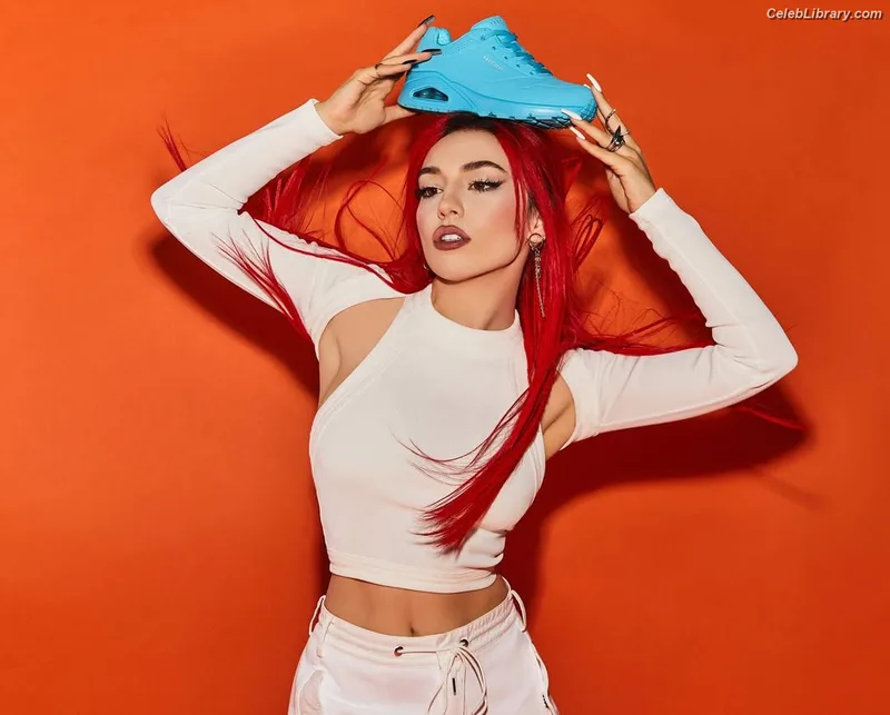 Ava Max photo 6 of 2136