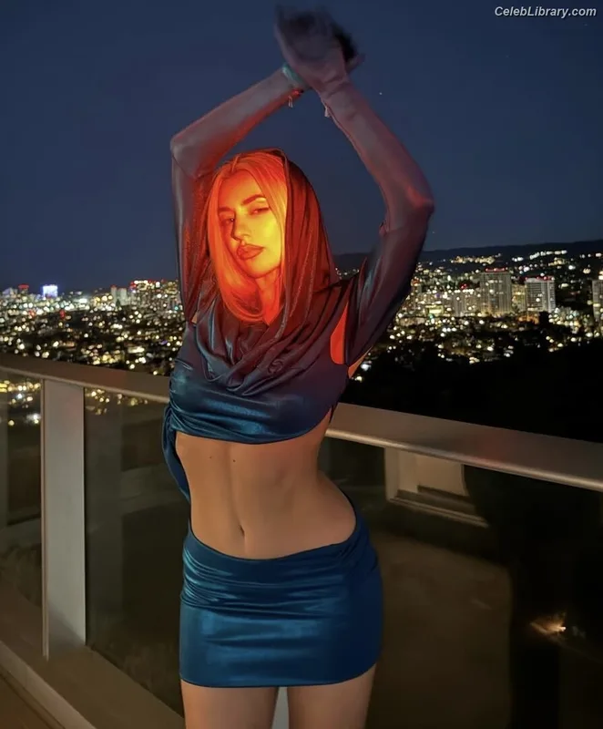 Ava Max photo 12 of 2136