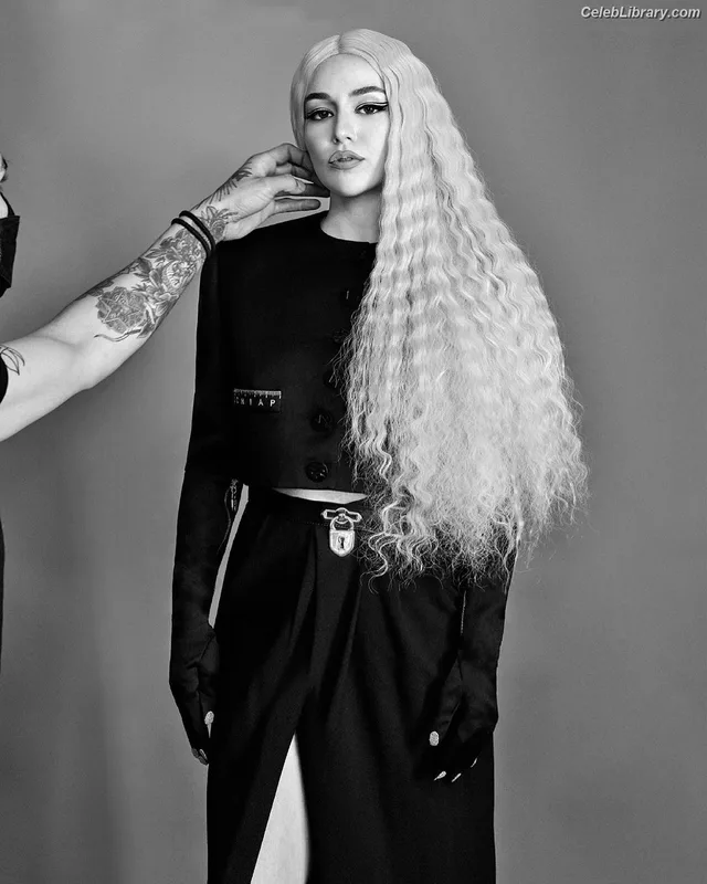 Ava Max photo 18 of 2136