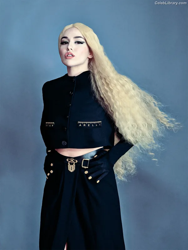 Ava Max photo 21 of 2136
