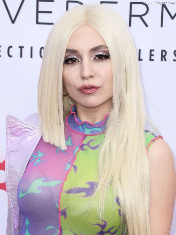 Ava Max photo 14 of 2136