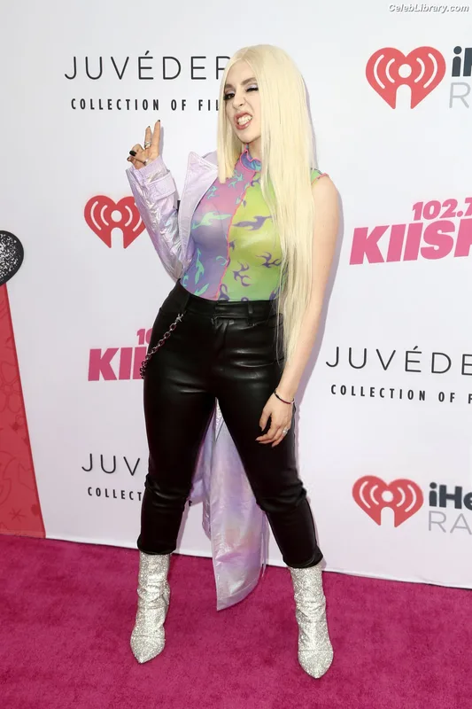 Ava Max photo 19 of 2136