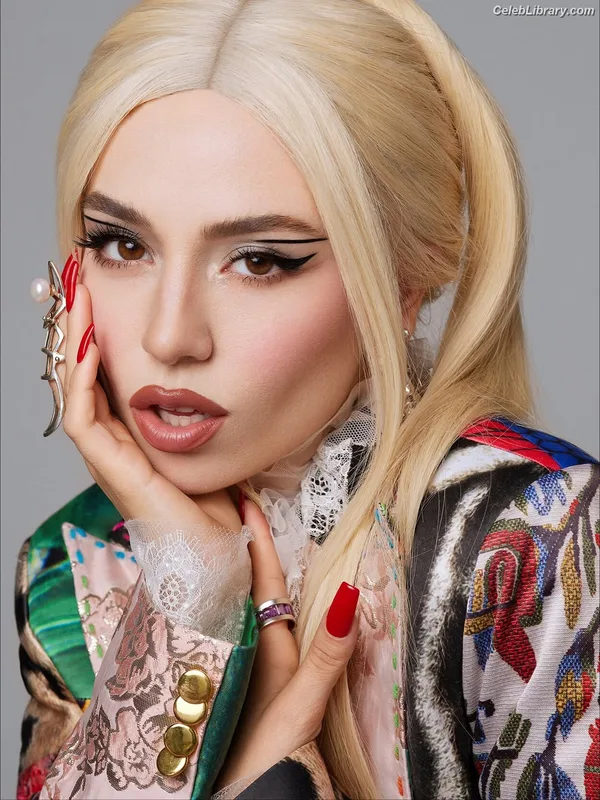 Ava Max photo 14 of 2136