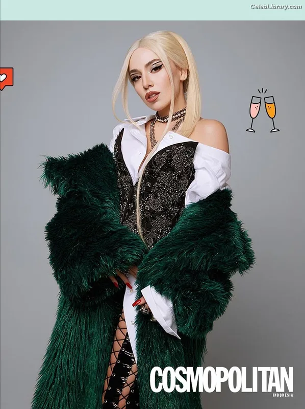 Ava Max photo 17 of 2136