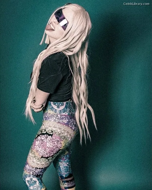 Ava Max photo 1 of 2136