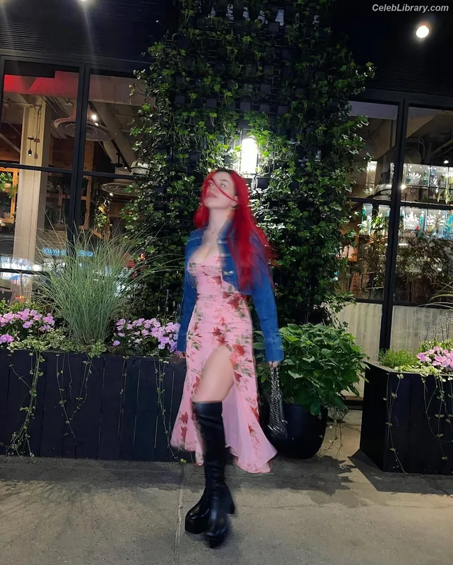 Ava Max photo 7 of 2136