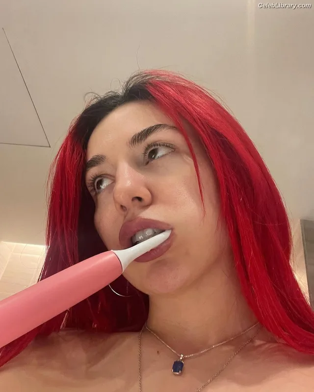Ava Max photo 9 of 2136