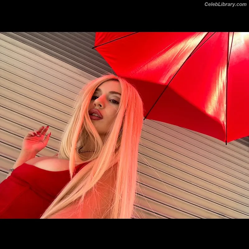 Ava Max photo 21 of 2136
