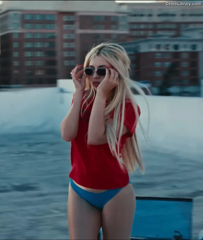 Ava Max photo 9 of 2136