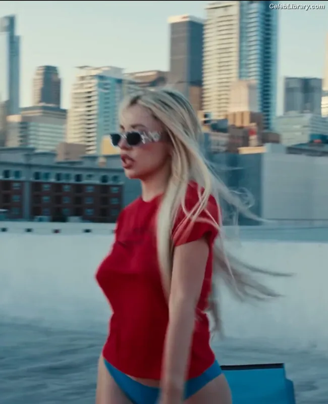 Ava Max photo 13 of 2136