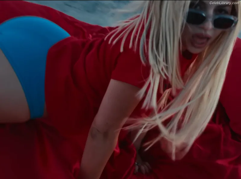 Ava Max photo 20 of 2136