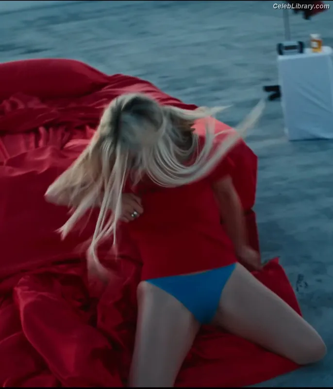 Ava Max photo 23 of 2136