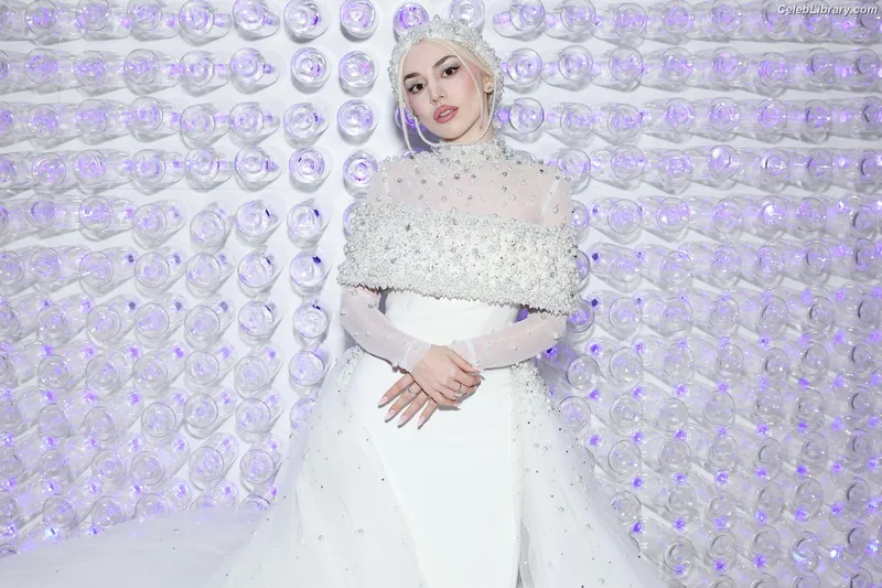 Ava Max photo 12 of 2136