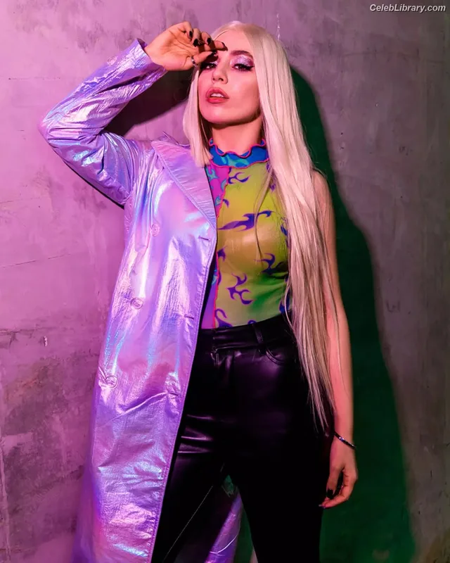 Ava Max photo 24 of 2136