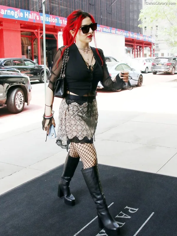 Ava Max photo 13 of 2136