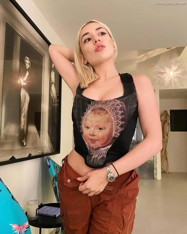 Ava Max photo 19 of 2136
