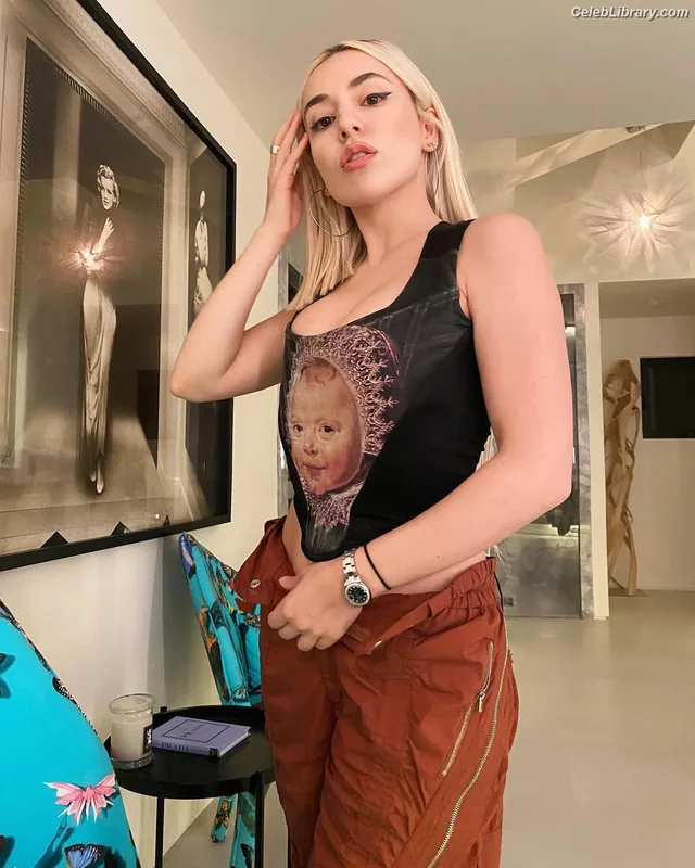 Ava Max photo 21 of 2136