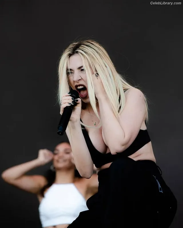 Ava Max photo 5 of 2136