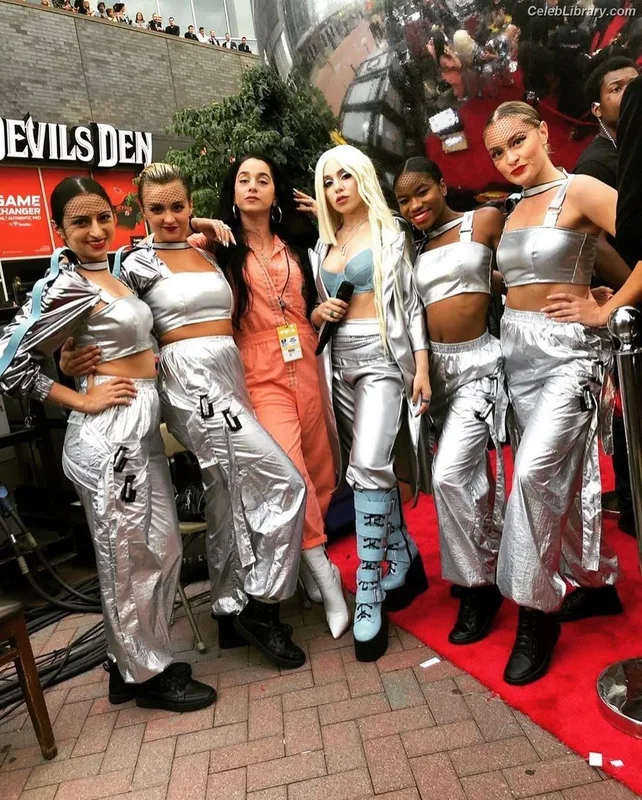 Ava Max photo 17 of 2136