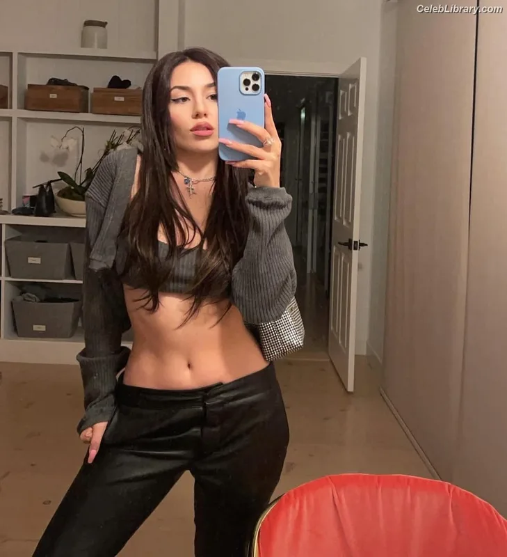 Ava Max photo 6 of 2136