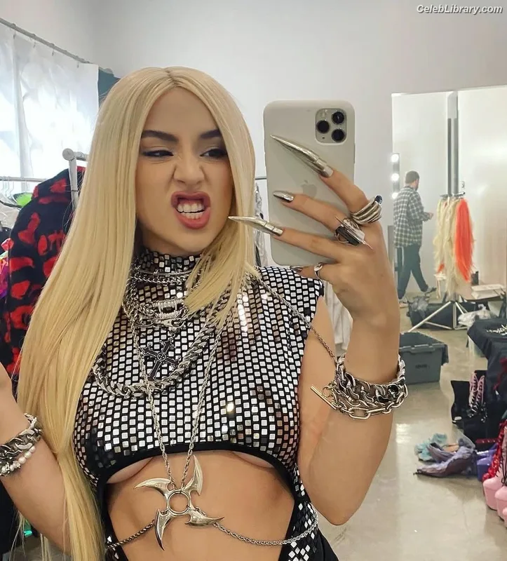 Ava Max photo 9 of 2136