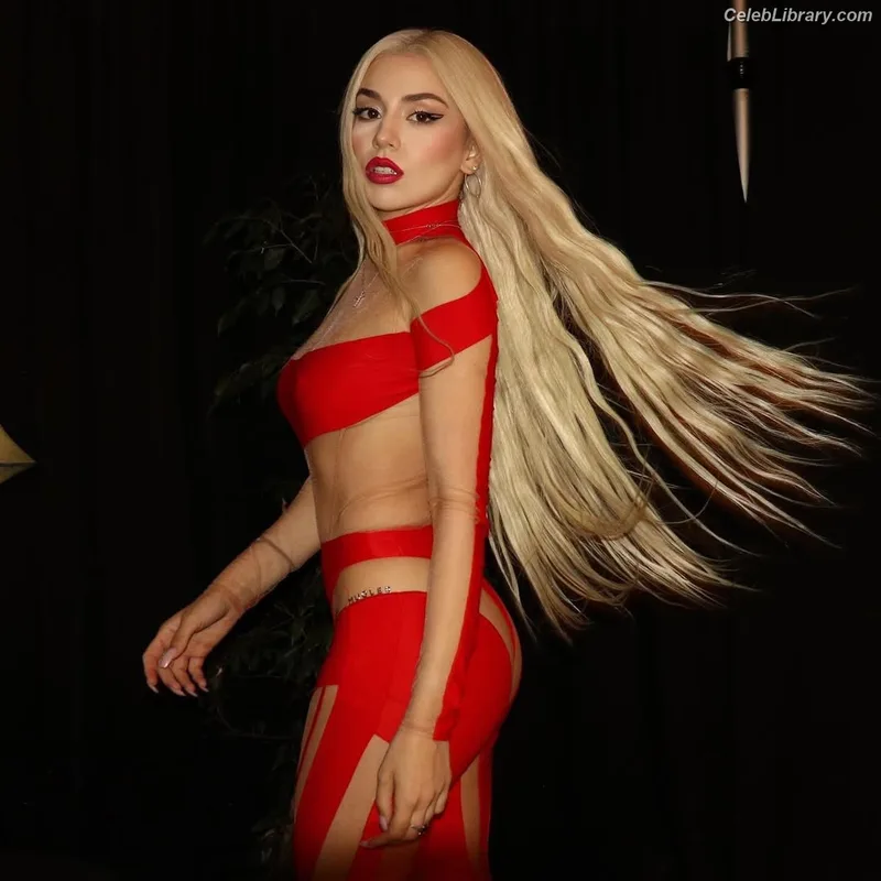 Ava Max photo 17 of 2136