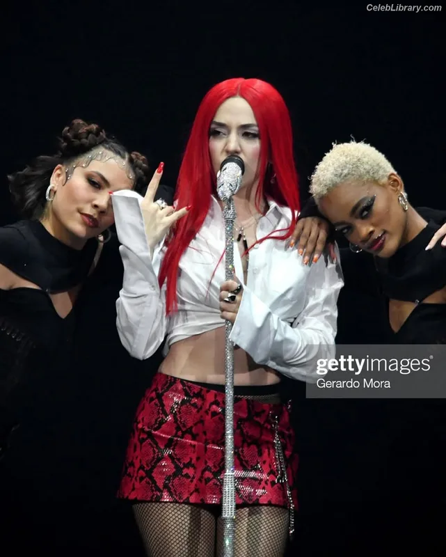 Ava Max photo 10 of 2136