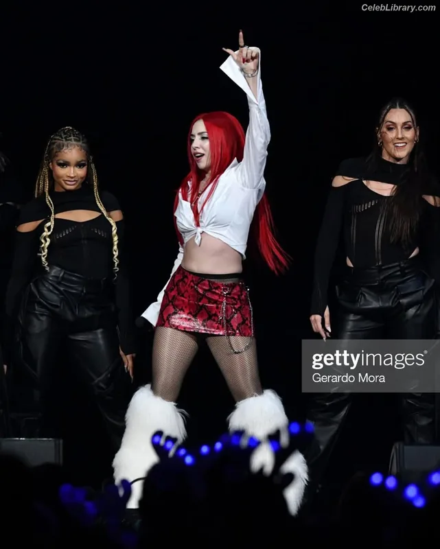 Ava Max photo 11 of 2136