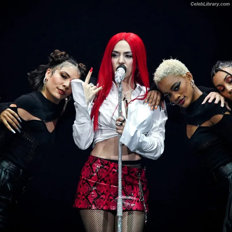 Ava Max photo 18 of 2136