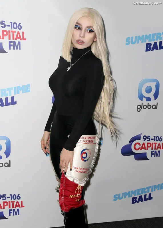 Ava Max photo 2 of 2136